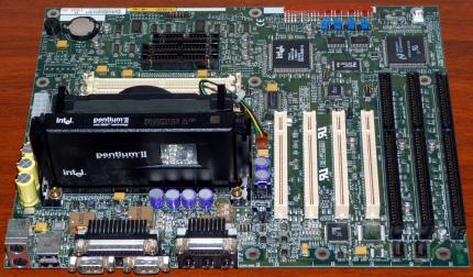 Intel E1397761 Mainboard FX Chipsatz USB Yamaha OPL YMF715 on-Board Sound, Intel Pentium II 233MHz CPU sSpec: SL28K, IKPD72506548 AA 678458-309 PB 663131, Intel 1997
