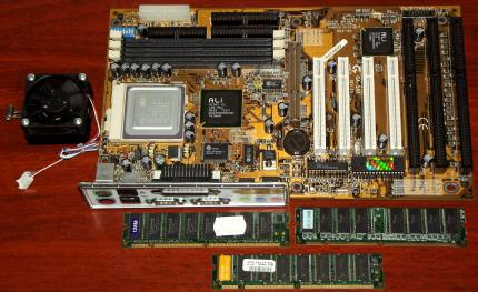 Gigabyte GA-5AX Rev. 3.0 mit AMD K6-2 300AFR CPU, 384MB RAM, ALI M1541/M1543C Sockel 7, Award Bios 1998