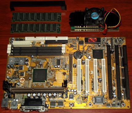 Biostar M6TLC mit Intel Celeron MMX 300MHz CPU, 256MB SDRAM, Intel 440LX, Slot-1, Award Bios 1998
