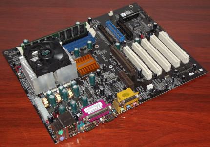 Elitegroup K7S5A, Sockel-A (462) SiS735 Mainboard AmiBios 1999 mit AMD-Duron 800MHz (Spitfire) CPU und 512MB SD-RAM