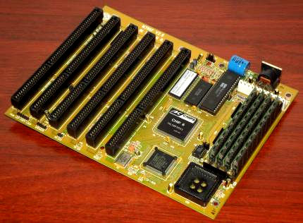 PC Chips M396F mit AMD Am386 SX/SXL 33MHz CPU, 4MB GoldStar RAM, AmiBios 1992
