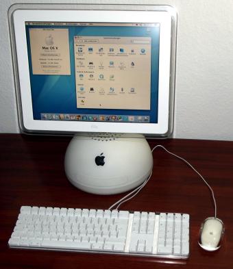 Apple iMac G4 (Lampe) PowerPC 700MHz CPU, 512MB RAM, 40GB Maxtor HDD, DVD Combo-Drive, AirPort Wlan, Nvidia GeForce2 MX Grafik, 15