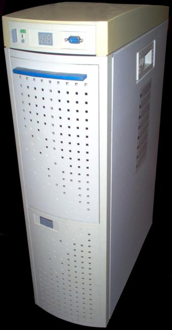 Tower-PC mit Intel Pentium Pro 200MHz (Goldcap) CPU, Sockel 8 ..